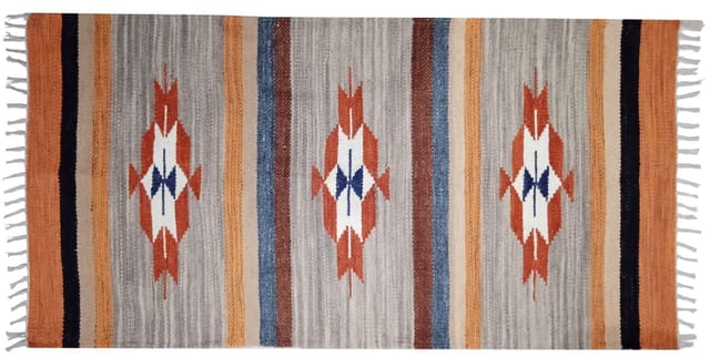 All-Season Area Rug / Carpet / Dhurrie in Wool - "Distant Star": Handwoven by master artisans in Medium Size,10.6 Squre ft (10066f)