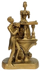 Resin Statue Valentine Lovers: Wooing Man Gifting Flowers To His Beloved, Golden (12495)