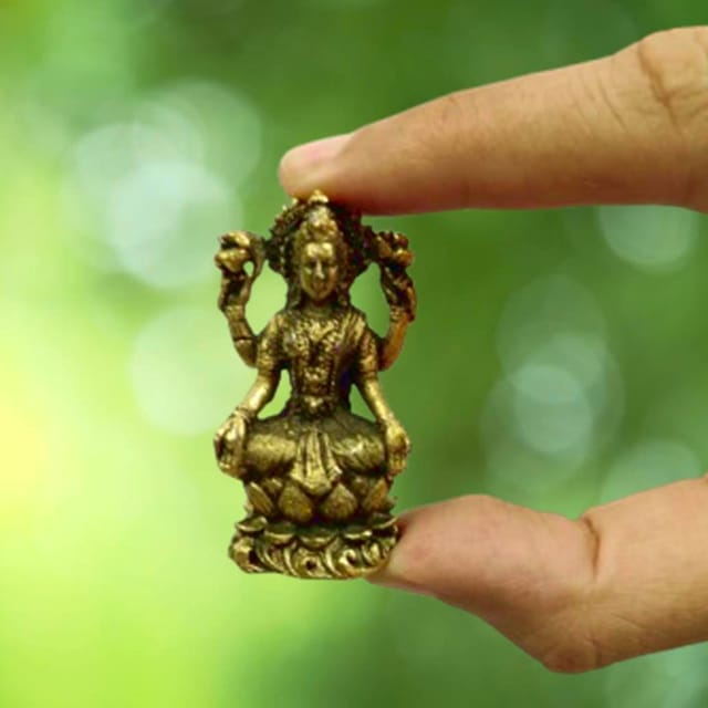 Metal Idol Lakshmi (Laxmi): Rare Collectible Small-But-Heavy Statue, Golden, 2 Inch (12599A)